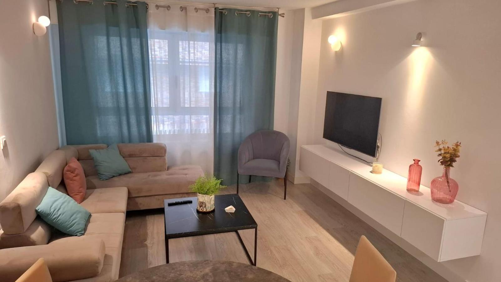 Moderno Apartamento Con Garaje Privado En El Centro De فيجو المظهر الخارجي الصورة